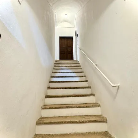 Апартаменты Finestra Sul Borgo Вьесте