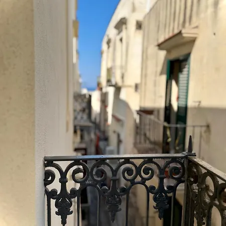 Finestra Sul Borgo